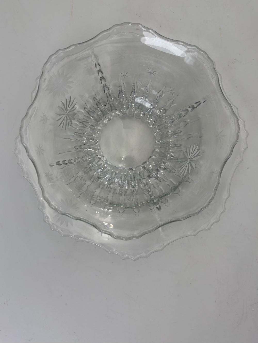 Vintage Scalloped Serving Bowl and Plate with MCM Starburst Pattern - Picture 4 of 13